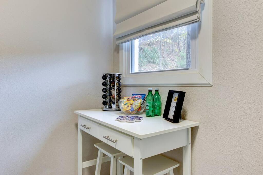 Spring Bungalow - A Cozy Getaway In Downtown Hot Springs! المظهر الخارجي الصورة